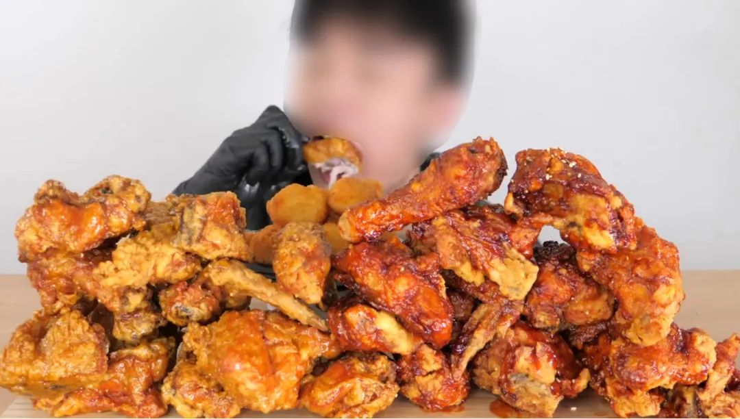 21岁大胃王主播被确诊肠癌，普通人该如何预防？